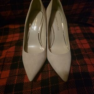 Kenneth Cole Beige Pointed-Toe Pump - Women's